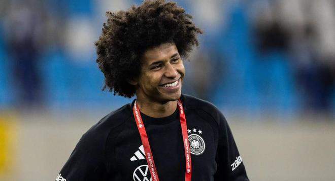 记者：阿德耶米决定明夏离开德甲