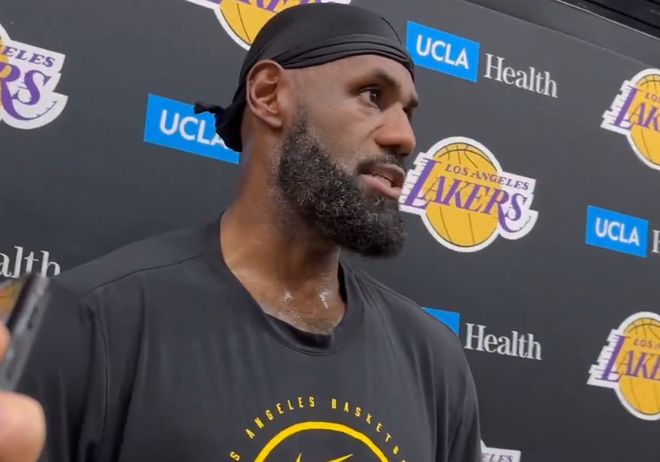 詹姆斯正式回归湖人：我的肺感觉像新生儿 