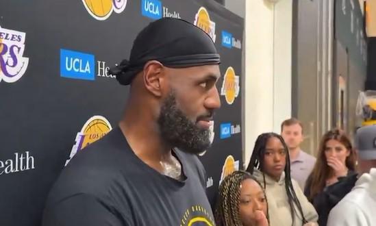 詹姆斯：我能融入世界上所有的球队，我在场