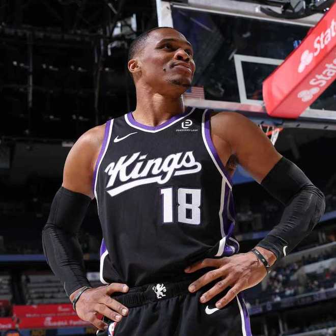 灰熊41分狂胜送国王8连败 威少1400三分里程碑周志豪7中7