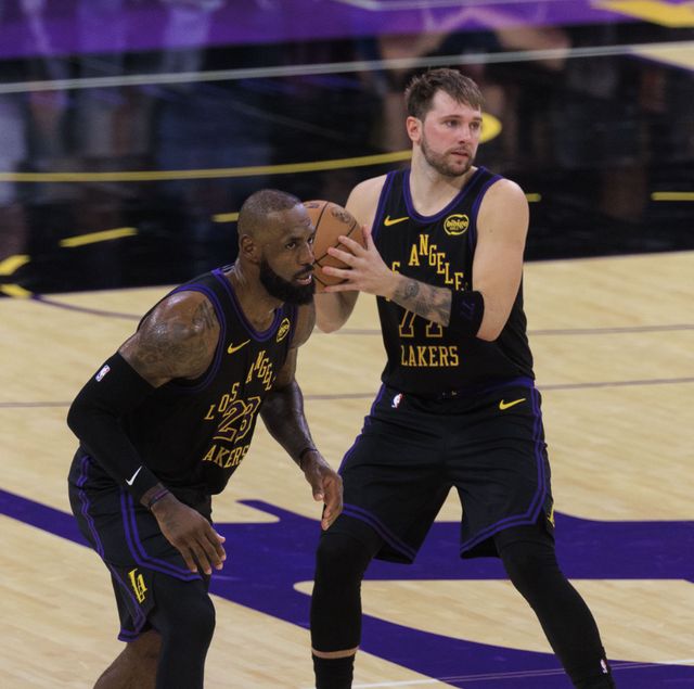 四旬老汉已经化身定点投手,东契奇能带詹姆