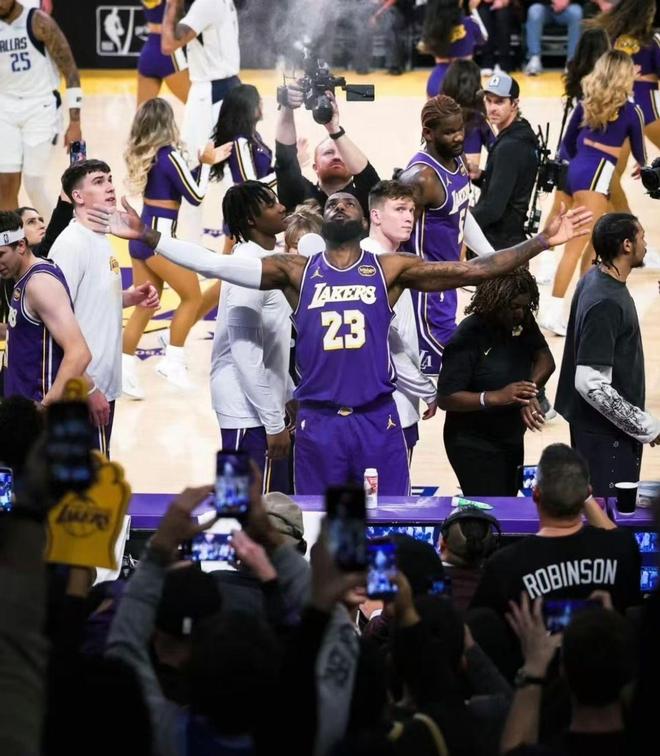 西部最新排名!差距仅1场,4队争第2!开