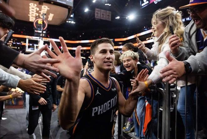 又一个白人落选秀,成为了球队灵魂人物