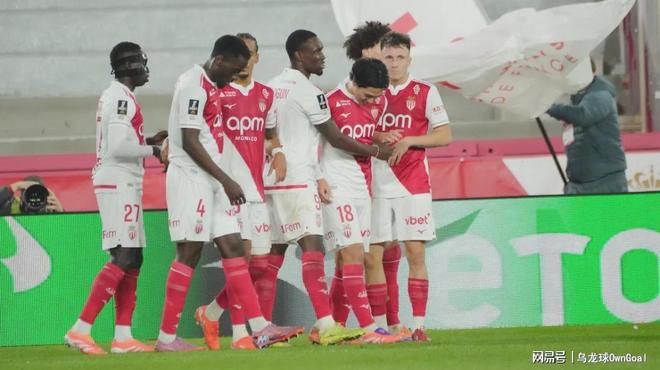 西甲逆转！反超皇马+登上榜首，