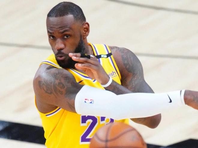 詹姆斯出战成疑：湖人客挑战凯尔特人前迎伤病隐忧