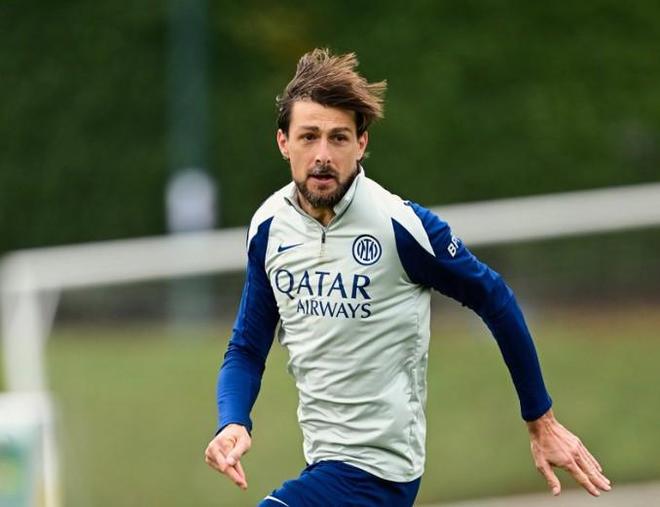 国米官方确认：阿切尔比右大腿股