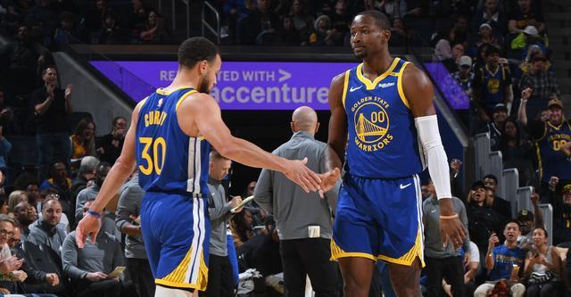 库里力挺库明加：别失去斗志，机会随时会回