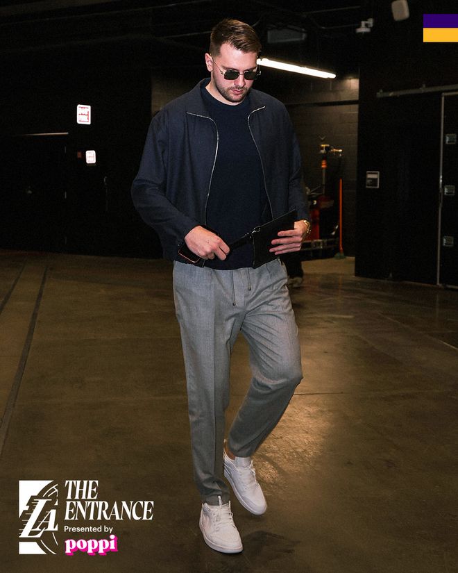 勒布朗关键罚球加封盖定胜局 湖人险胜太阳