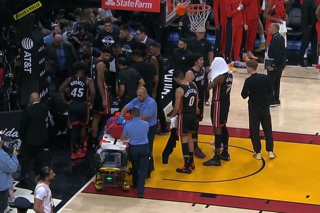 约维奇开场12秒受伤退赛 热火主场一幕令