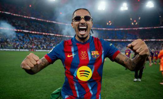 巴萨3-2逆转皇马 拉菲尼亚梅