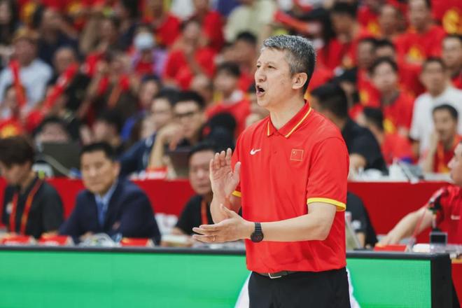 中国男篮，一直被质疑，永远被期待